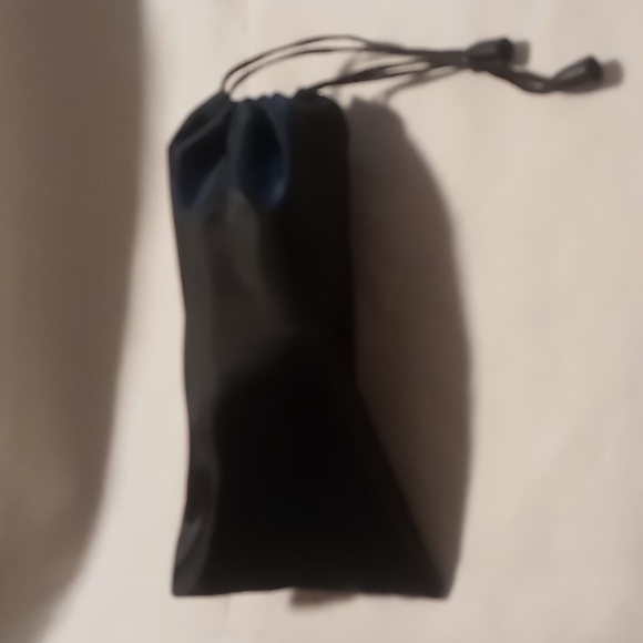 Mens camouflage blackened sun glasses with draw string bag . - Picture 11 of 11